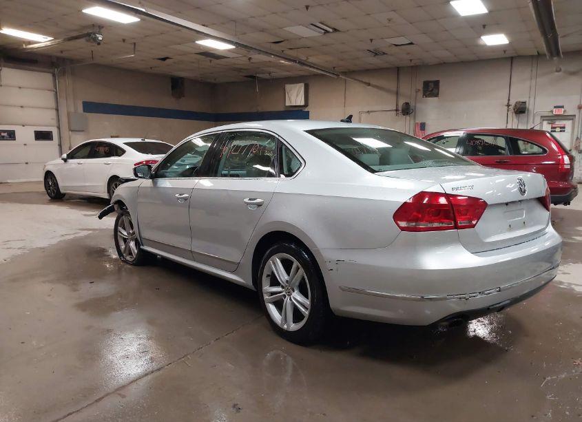 Photo 3 of 2015 Volkswagen Passat 1.8T SE (VIN 1VWBT7A31FC003804)