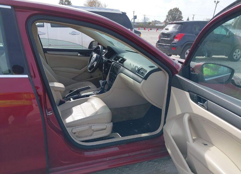 Photo 5 of 2015 Volkswagen Passat 1.8T SE (VIN 1VWBT7A31FC019274)