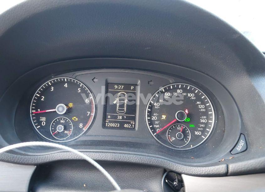 Photo 7 of 2015 Volkswagen Passat 1.8T SE (VIN 1VWBT7A31FC025642)