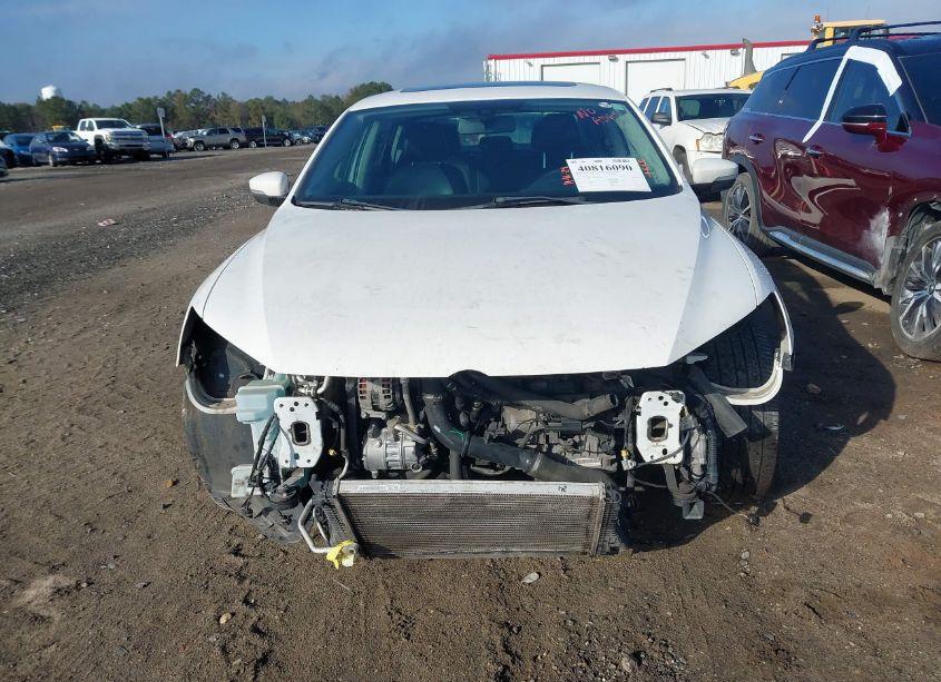 Photo 13 of 2015 Volkswagen Passat 1.8T SE (VIN 1VWBT7A31FC079121)