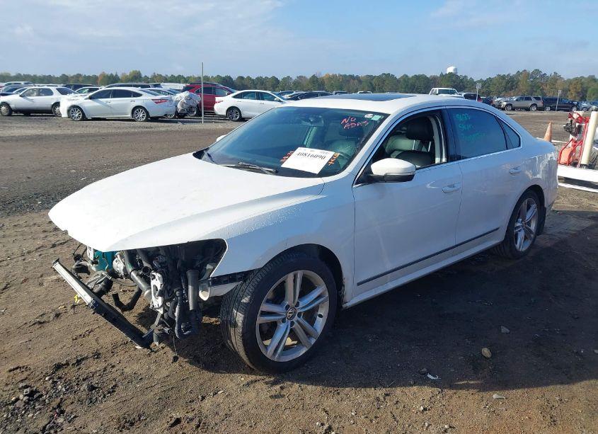 Photo 2 of 2015 Volkswagen Passat 1.8T SE (VIN 1VWBT7A31FC079121)