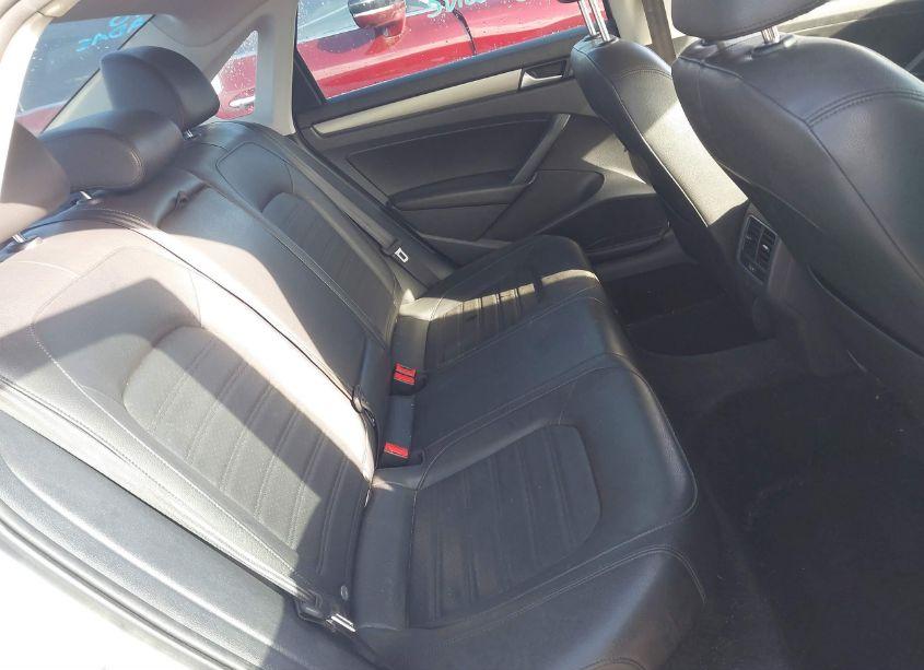 Photo 8 of 2015 Volkswagen Passat 1.8T SE (VIN 1VWBT7A31FC079121)