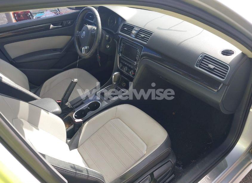 Photo 5 of 2015 Volkswagen Passat 1.8T SPORT (VIN 1VWBT7A31FC105636)