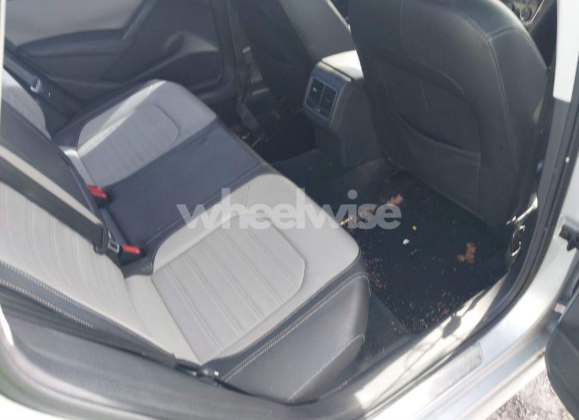 Photo 8 of 2015 Volkswagen Passat 1.8T SPORT (VIN 1VWBT7A31FC105636)