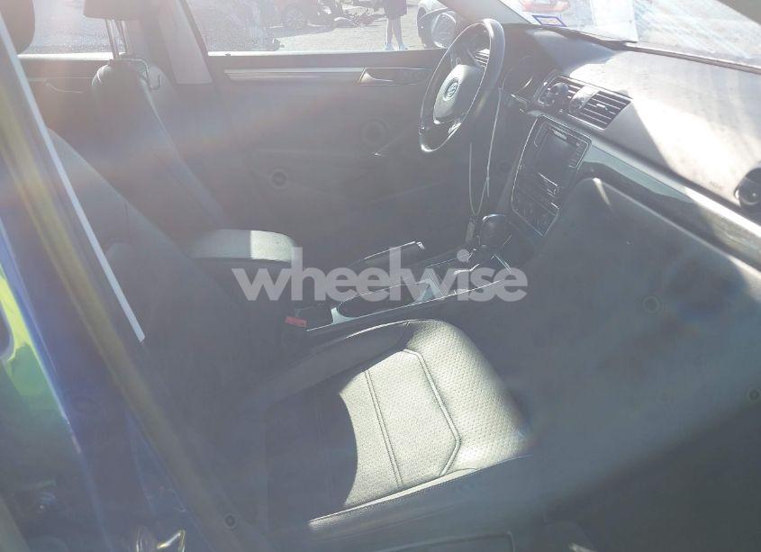 Photo 5 of 2016 Volkswagen Passat 1.8T SE (VIN 1VWBT7A31GC004291)