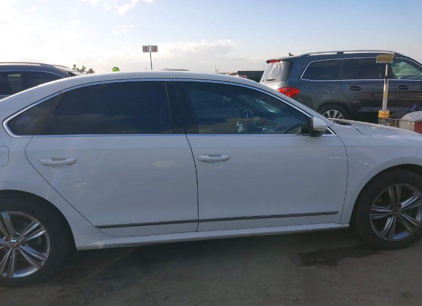 Photo 13 of 2016 Volkswagen Passat 1.8T SE (VIN 1VWBT7A31GC021334)