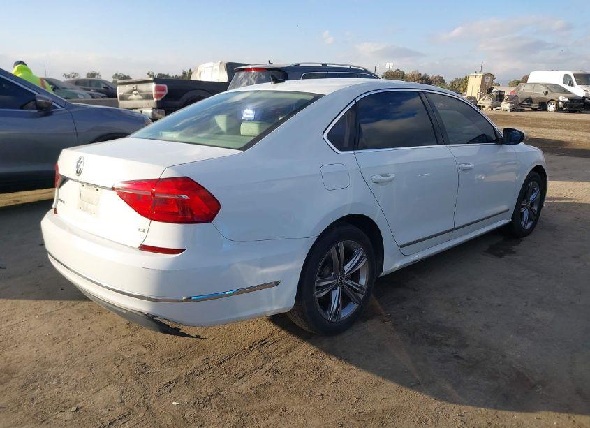 Photo 4 of 2016 Volkswagen Passat 1.8T SE (VIN 1VWBT7A31GC021334)