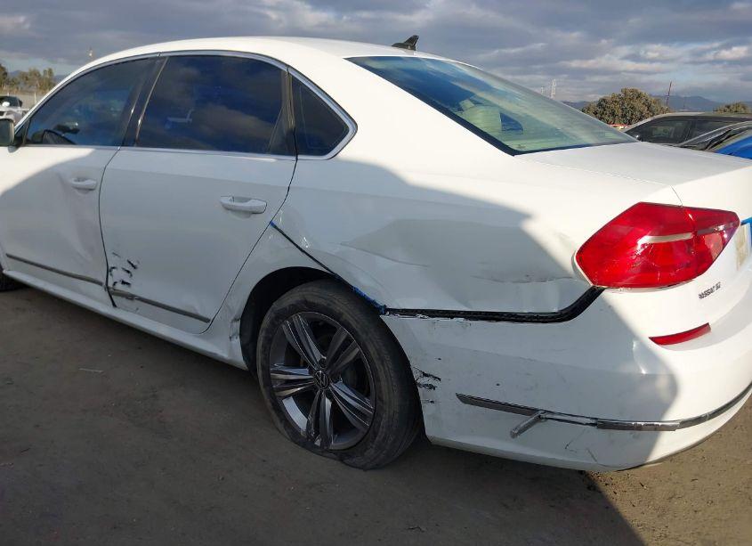 Photo 6 of 2016 Volkswagen Passat 1.8T SE (VIN 1VWBT7A31GC021334)