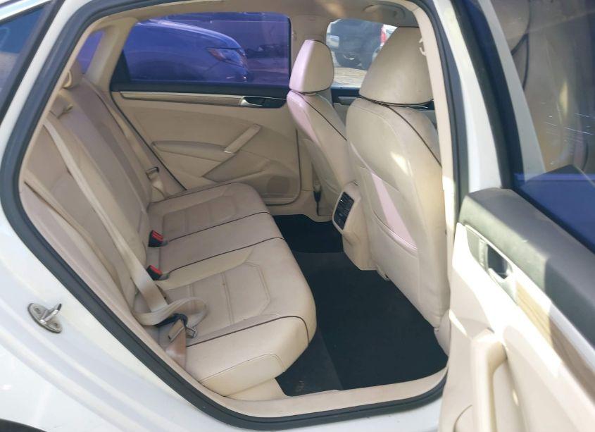 Photo 8 of 2016 Volkswagen Passat 1.8T SE (VIN 1VWBT7A31GC021334)