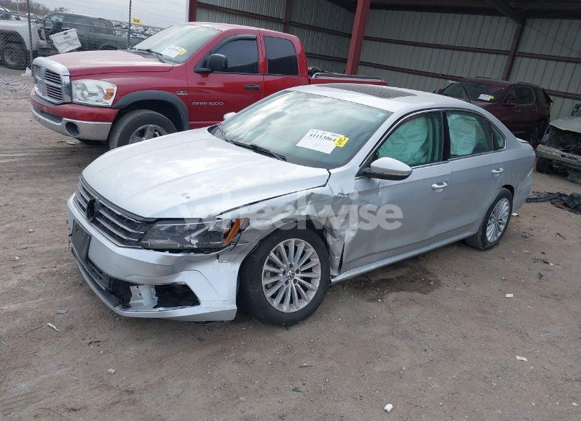 Photo 2 of 2016 Volkswagen Passat 1.8T SE (VIN 1VWBT7A31GC023780)