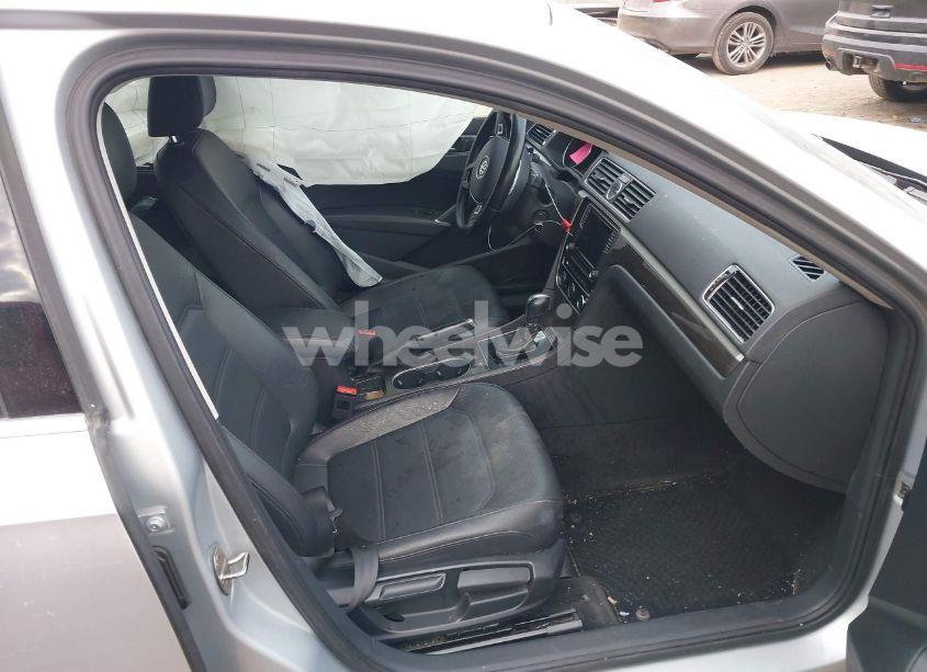 Photo 5 of 2016 Volkswagen Passat 1.8T SE (VIN 1VWBT7A31GC023780)