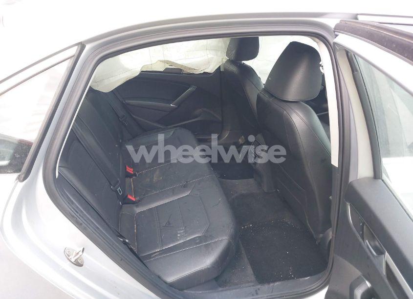 Photo 8 of 2016 Volkswagen Passat 1.8T SE (VIN 1VWBT7A31GC023780)