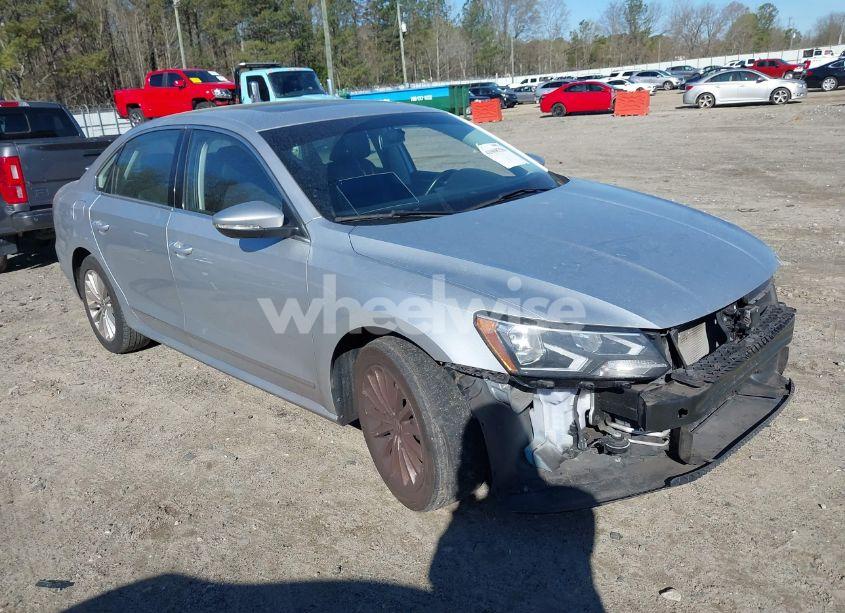 2017 Volkswagen Passat 1.8T SE (VIN 1VWBT7A31HC086072) main photo