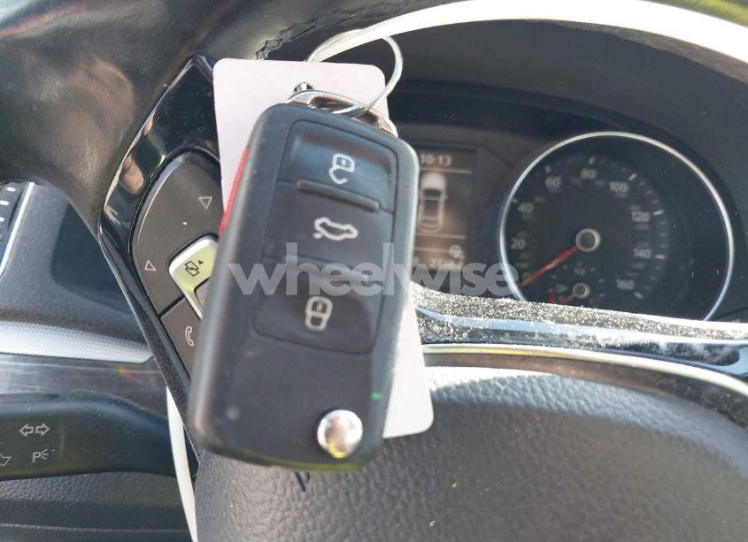 Photo 11 of 2017 Volkswagen Passat 1.8T SE (VIN 1VWBT7A31HC086072)