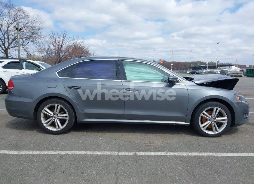 Photo 13 of 2014 Volkswagen Passat 1.8T SE (VIN 1VWBT7A32EC074542)
