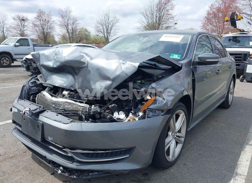 Photo 2 of 2014 Volkswagen Passat 1.8T SE (VIN 1VWBT7A32EC074542)