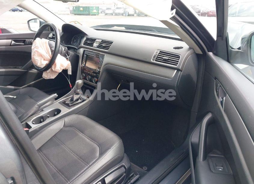 Photo 5 of 2014 Volkswagen Passat 1.8T SE (VIN 1VWBT7A32EC074542)