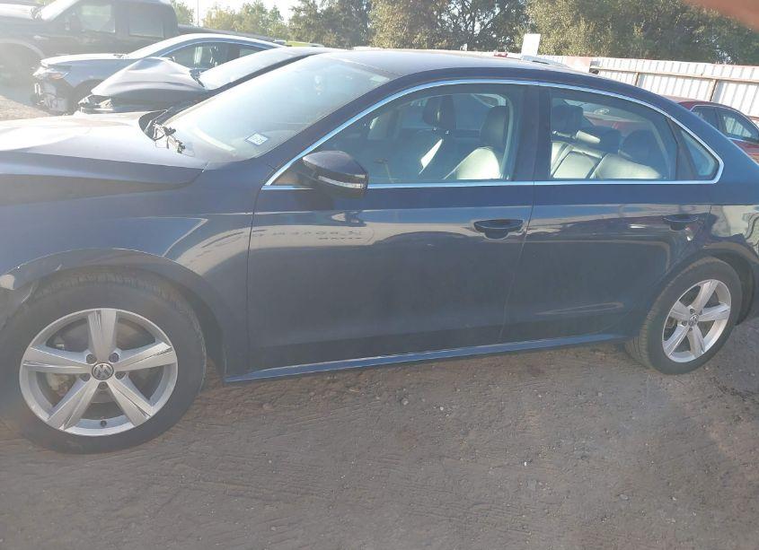 Photo 14 of 2015 Volkswagen Passat 1.8T SE (VIN 1VWBT7A32FC004816)