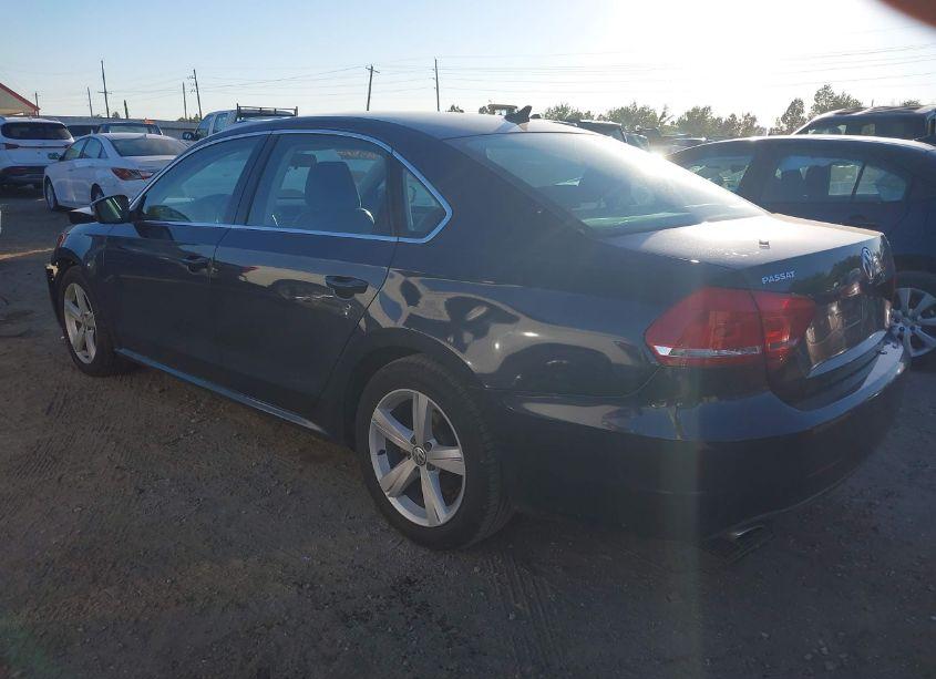 Photo 3 of 2015 Volkswagen Passat 1.8T SE (VIN 1VWBT7A32FC004816)