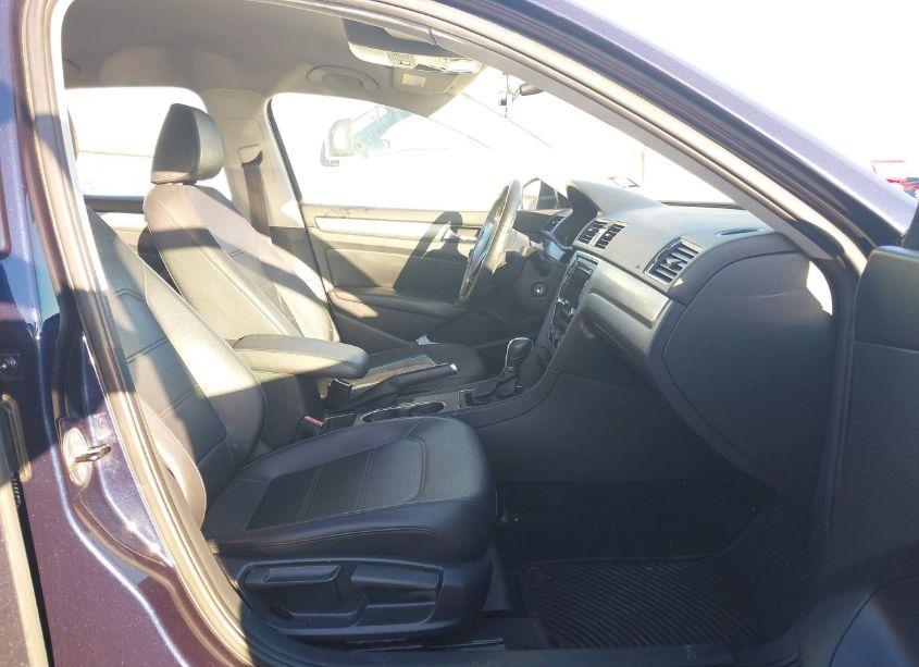 Photo 5 of 2015 Volkswagen Passat 1.8T SE (VIN 1VWBT7A32FC004816)