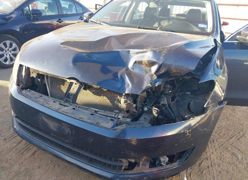 Photo 6 of 2015 Volkswagen Passat 1.8T SE (VIN 1VWBT7A32FC004816)