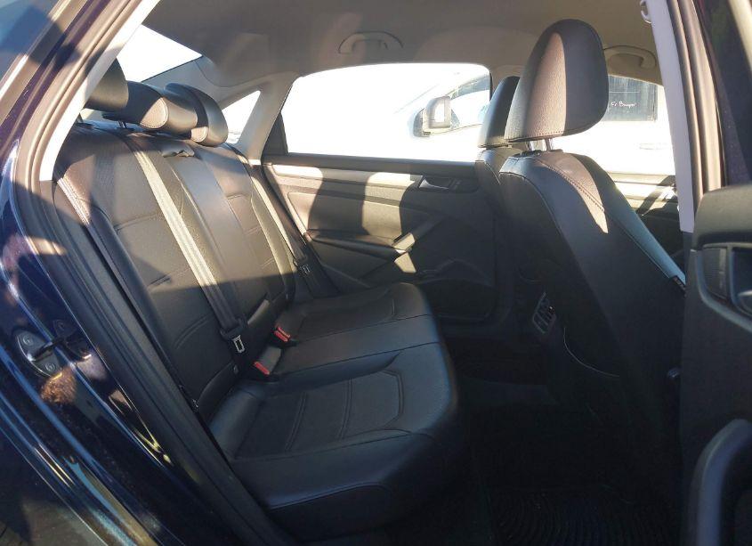 Photo 8 of 2015 Volkswagen Passat 1.8T SE (VIN 1VWBT7A32FC004816)