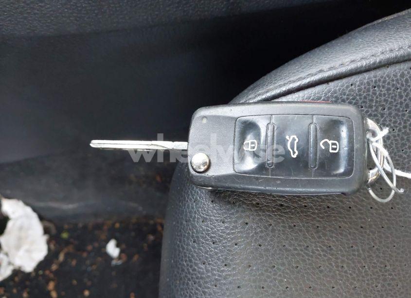 Photo 11 of 2016 Volkswagen Passat 1.8T SE (VIN 1VWBT7A32GC016577)