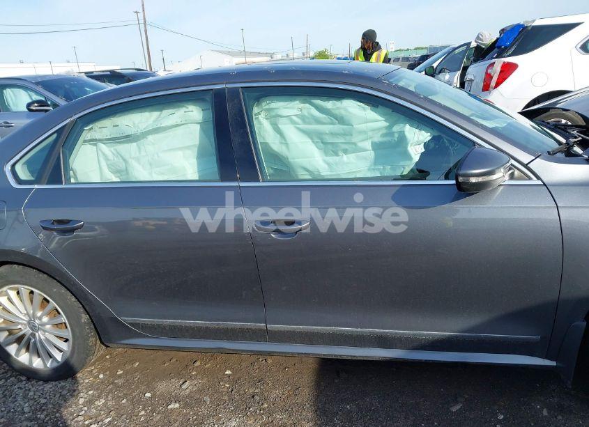 Photo 13 of 2016 Volkswagen Passat 1.8T SE (VIN 1VWBT7A32GC016577)