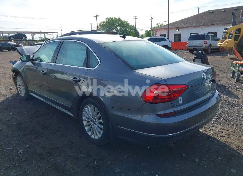 Photo 3 of 2016 Volkswagen Passat 1.8T SE (VIN 1VWBT7A32GC016577)