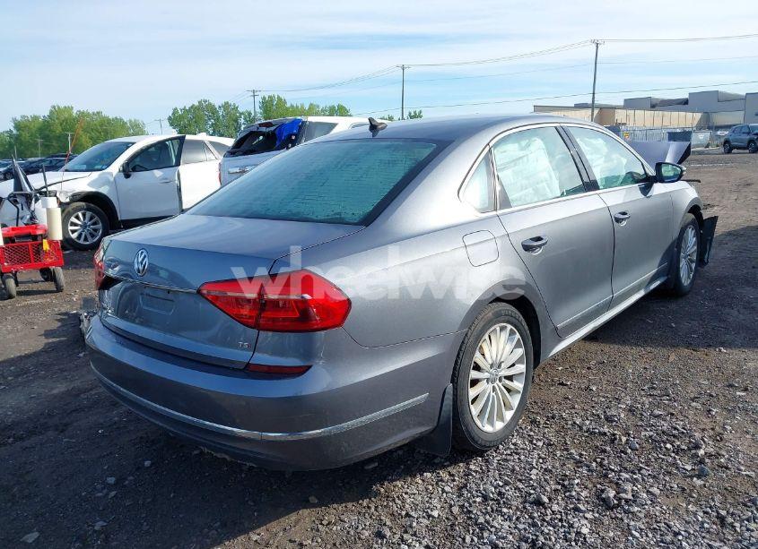 Photo 4 of 2016 Volkswagen Passat 1.8T SE (VIN 1VWBT7A32GC016577)