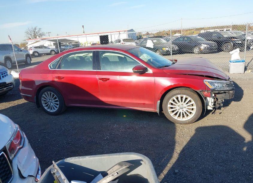 Photo 13 of 2016 Volkswagen Passat 1.8T SE (VIN 1VWBT7A32GC031953)