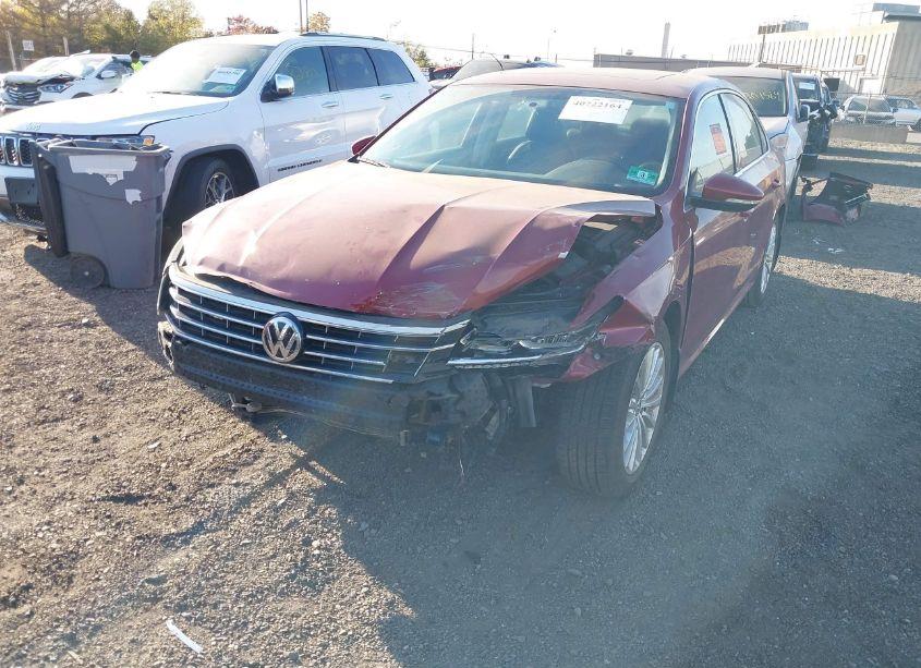 Photo 6 of 2016 Volkswagen Passat 1.8T SE (VIN 1VWBT7A32GC031953)