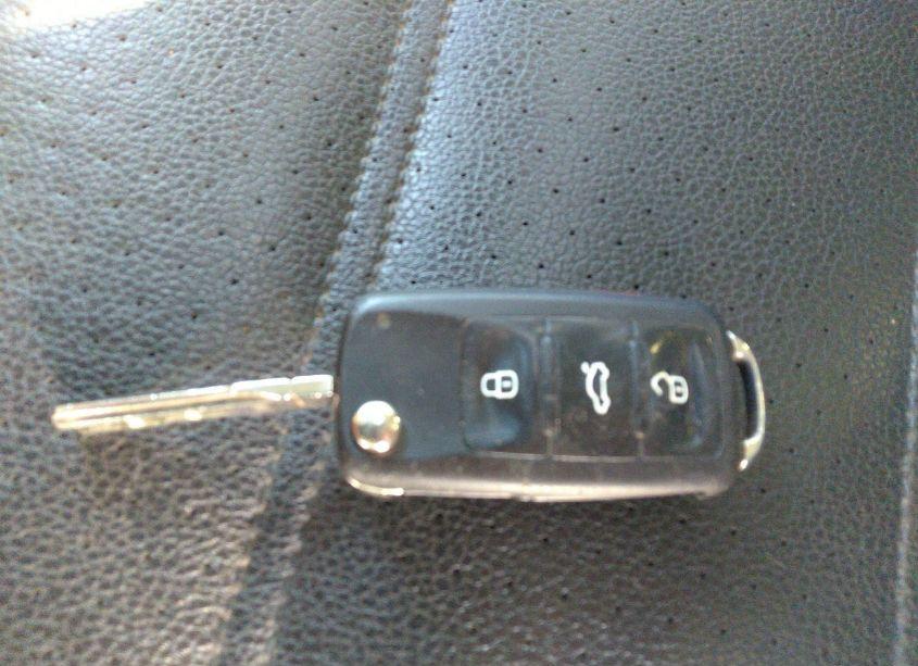 Photo 11 of 2016 Volkswagen Passat 1.8T SE (VIN 1VWBT7A32GC065729)