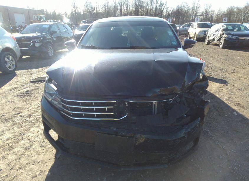 Photo 13 of 2016 Volkswagen Passat 1.8T SE (VIN 1VWBT7A32GC065729)