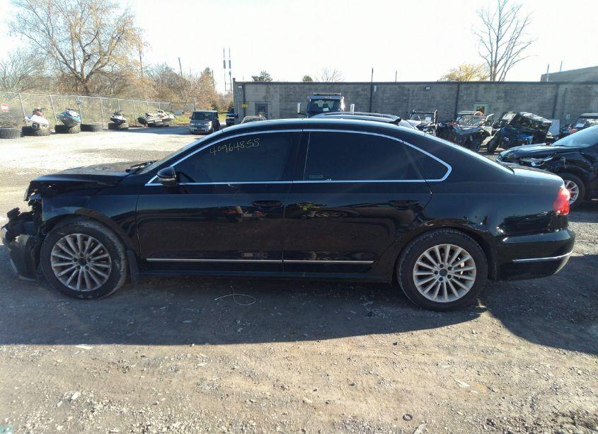 Photo 15 of 2016 Volkswagen Passat 1.8T SE (VIN 1VWBT7A32GC065729)