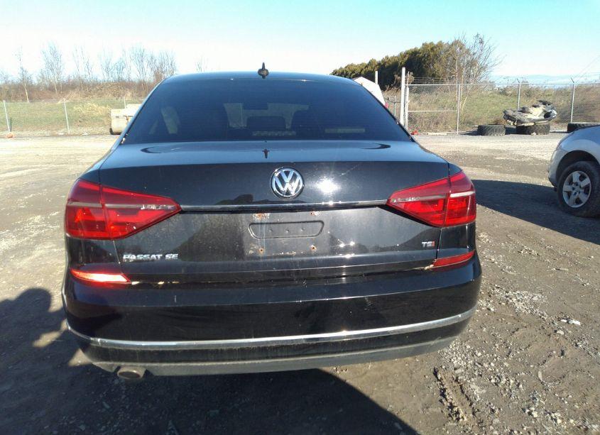 Photo 17 of 2016 Volkswagen Passat 1.8T SE (VIN 1VWBT7A32GC065729)