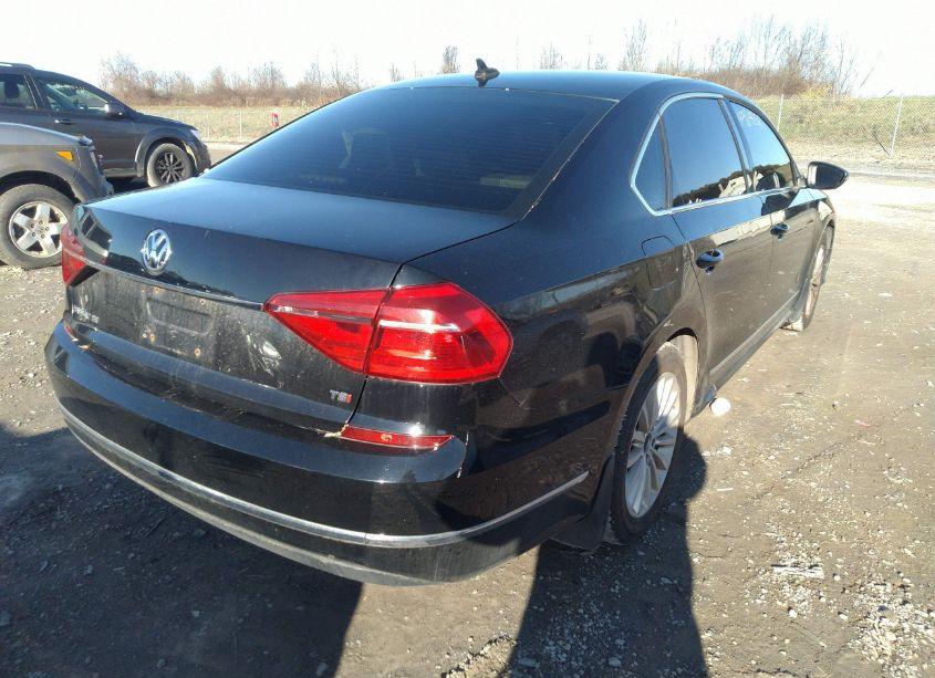 Photo 4 of 2016 Volkswagen Passat 1.8T SE (VIN 1VWBT7A32GC065729)