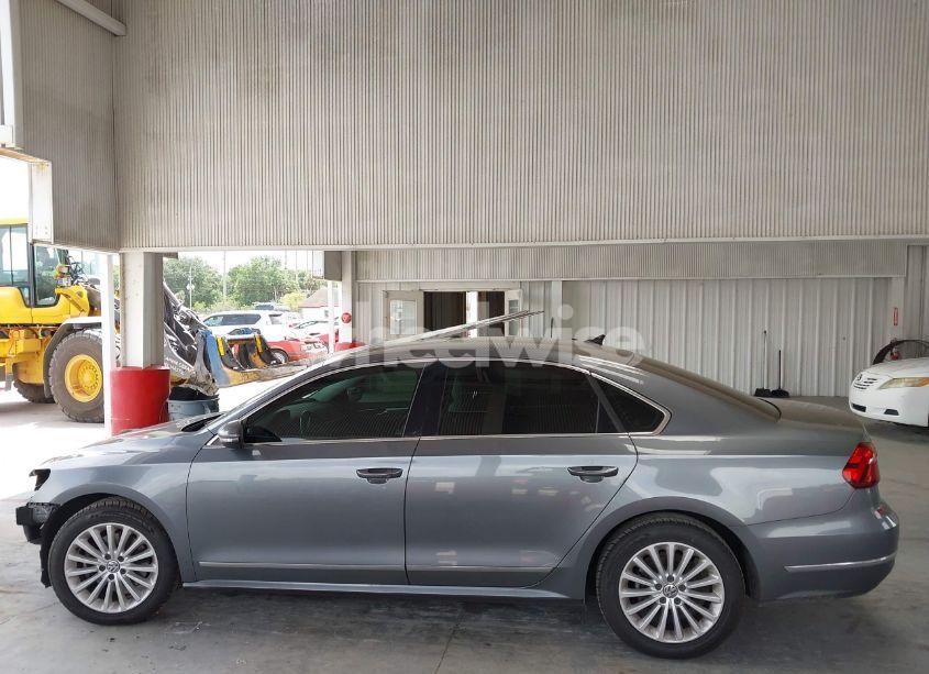 Photo 15 of 2017 Volkswagen Passat 1.8T SE (VIN 1VWBT7A32HC031209)