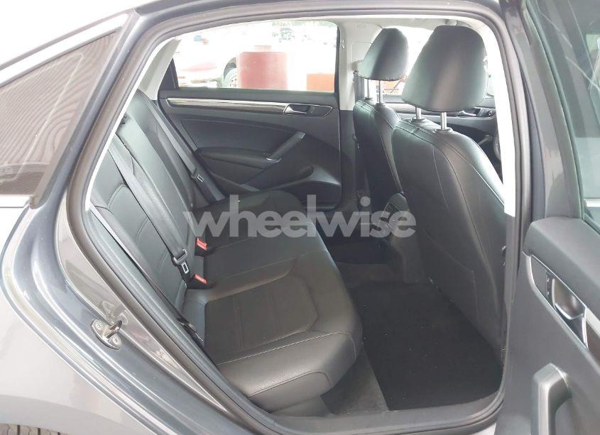 Photo 8 of 2017 Volkswagen Passat 1.8T SE (VIN 1VWBT7A32HC031209)