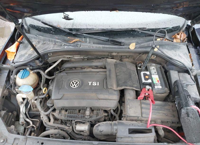 Photo 10 of 2015 Volkswagen Passat 1.8T SE (VIN 1VWBT7A33FC026503)