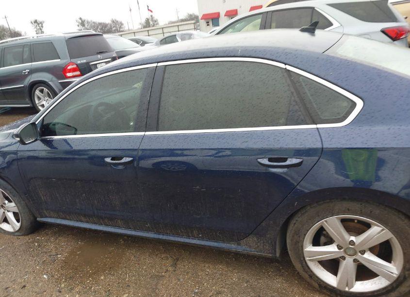 Photo 15 of 2015 Volkswagen Passat 1.8T SE (VIN 1VWBT7A33FC026503)