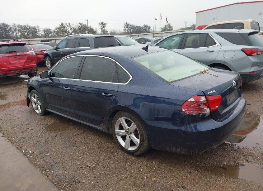 Photo 3 of 2015 Volkswagen Passat 1.8T SE (VIN 1VWBT7A33FC026503)