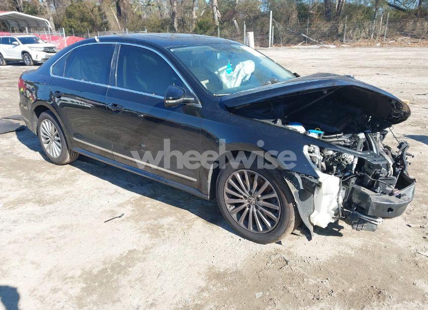 2016 Volkswagen Passat 1.8T SE (VIN 1VWBT7A33GC027734) main photo