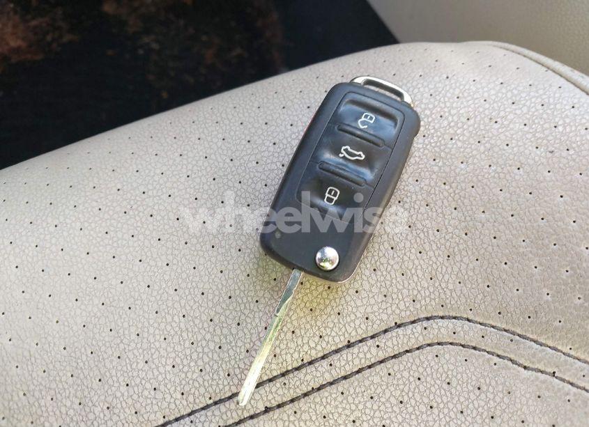 Photo 11 of 2016 Volkswagen Passat 1.8T SE (VIN 1VWBT7A33GC027734)