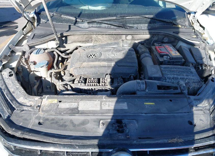 Photo 10 of 2016 Volkswagen Passat 1.8T SE (VIN 1VWBT7A33GC033288)