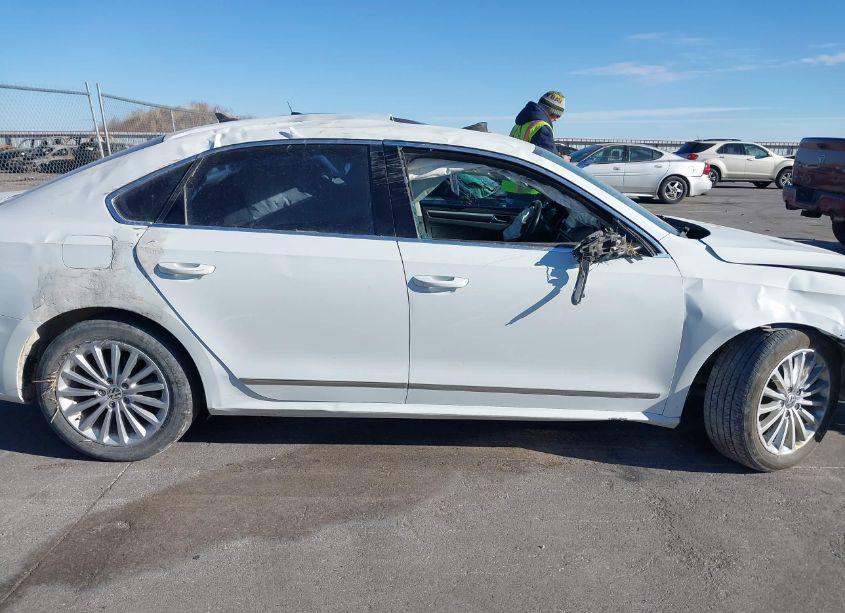 Photo 13 of 2016 Volkswagen Passat 1.8T SE (VIN 1VWBT7A33GC033288)