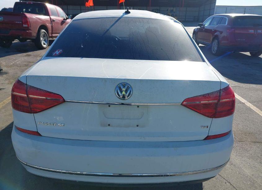 Photo 16 of 2016 Volkswagen Passat 1.8T SE (VIN 1VWBT7A33GC033288)