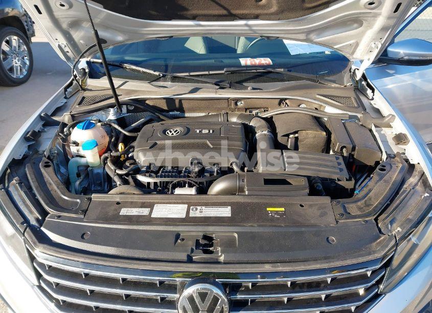 Photo 10 of 2016 Volkswagen Passat 1.8T SE (VIN 1VWBT7A33GC043237)