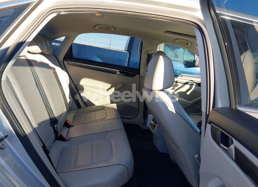 Photo 8 of 2016 Volkswagen Passat 1.8T SE (VIN 1VWBT7A33GC043237)