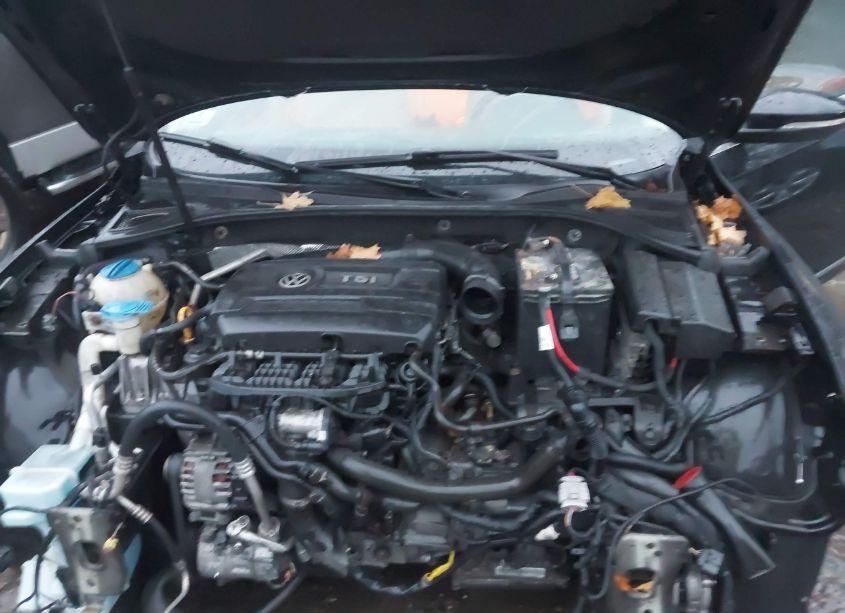 Photo 10 of 2016 Volkswagen Passat 1.8T SE (VIN 1VWBT7A33GC052231)